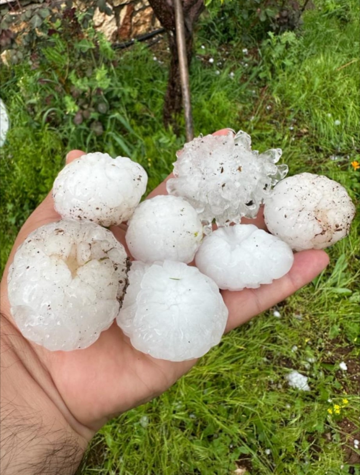 Adıyaman’da ceviz büyüklüğünde dolu yağdı!