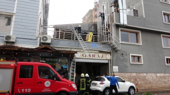 Adıyaman'da Havalandırma Boşluğuna Düşen İşçi Yaralandı