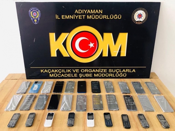 Adıyaman’da kaçak telefonlar ele geçirildi 3 gözaltı