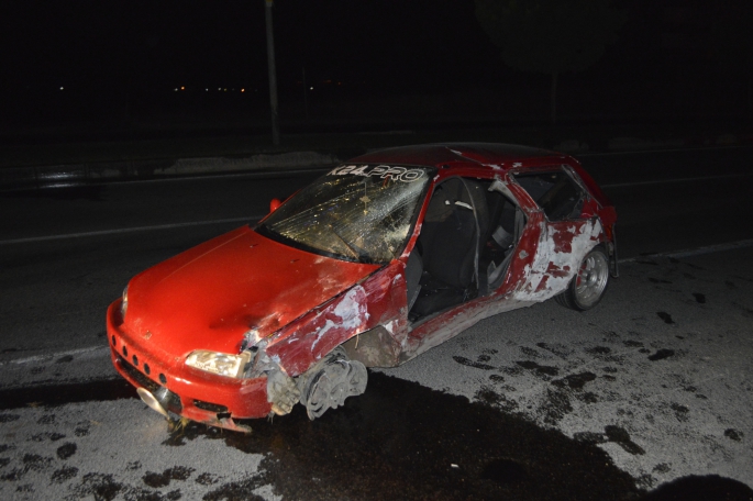 Adıyaman'da otomobil devrildi: 2 yaralı