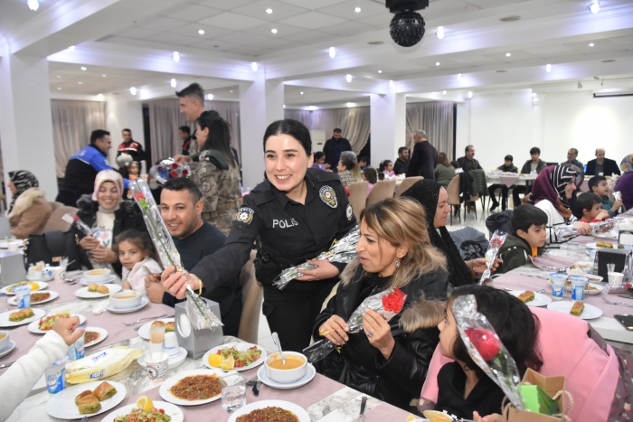 Adıyaman Emniyeti Öğretmenleri Unutmadı