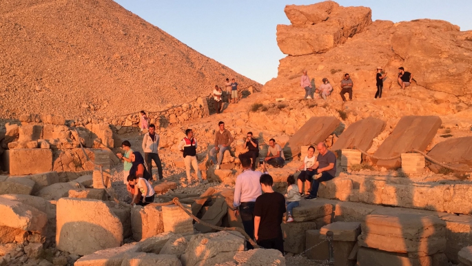 Adıyaman Nemrut Dağında Turist yoğunluğu