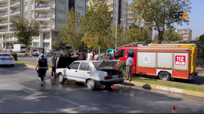 Adıyamanda seyir halindeki otomobil alev aldı