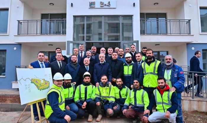 Bakan Uraloğlu İnderede kalıcı deprem konutlarını inceledi