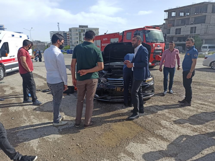 Belediye Başkanı makam aracıyla kaza yaptı