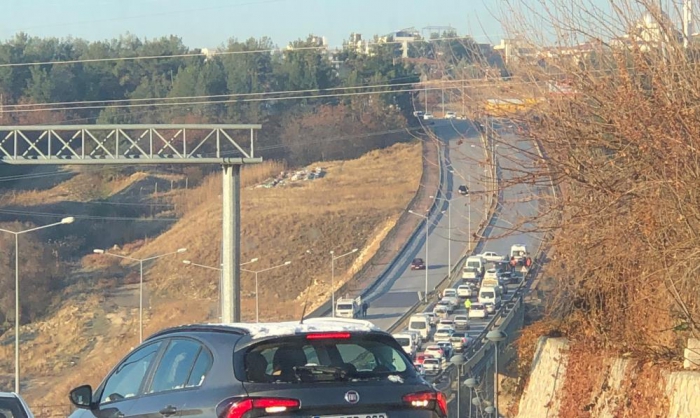 Buzlanan yol kazaya neden oldu