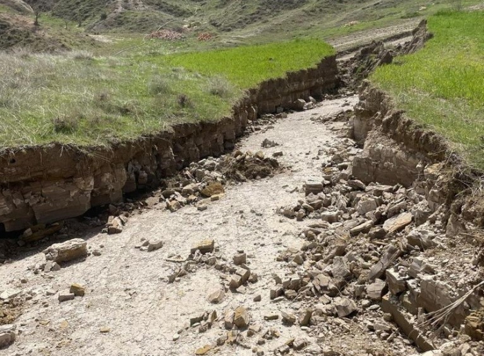 Depremde Adıyaman Girik köyünde fay kırığı oluştu