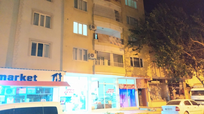 Ev Sahibi İle Göz Göze Gelen Hırsız Balkondan Atladı