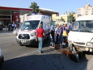 Adıyaman'da Minibüs İle Otomobil Çarpıştı: 9 Yaralı