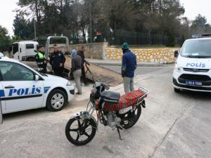 Adıyaman'da Motosiklet Devrildi: 2 Yaralı