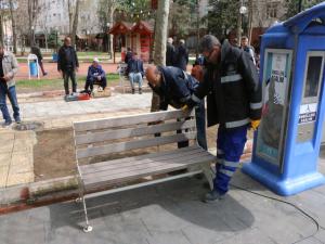 Adıyaman'da Salgın Nedeniyle Parklardaki Banklar Kaldırıldı