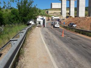 Adıyaman'da Yakıt Tankeri Devrildi; 1 Yaralı