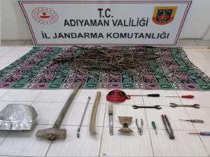 Besni'de İnşaat Malzemesi Çalan 2 Şüpheli Yakalandı