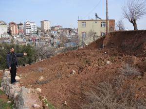 Besnide Yağış Heyelan Ve Yol Çökmesine Neden Oldu