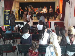ENGELLİLERE MÜZİKLİ REHABİLİTASYON