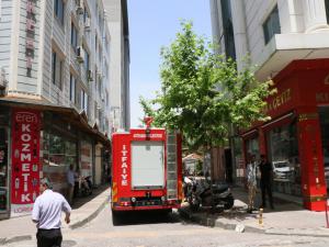 İş Merkezindeki Yangın Paniğe Neden Oldu