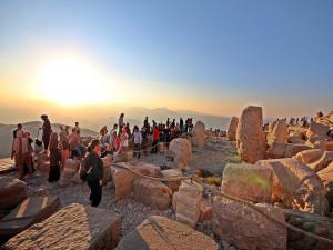 Nemrut Dağı 4 Ayda 77 Bin 380 Ziyaretçiyi Ağırladı
