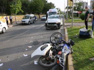 Otomobil İle Motosiklet Çarpıştı: 2 Yaralı