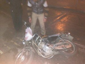 Buzlu Yolda Motosiklet Sürücüsü Kaza Yaptı