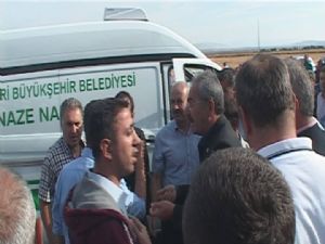 Vekil Yıldırım Polislerin Üzerine Yürüdü