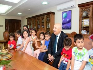 Çocuklardan Rektör Gönüllü'ye Ziyaret