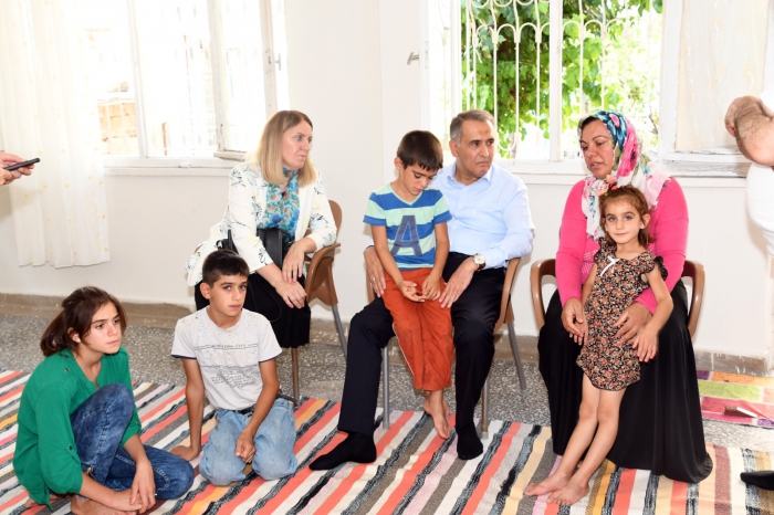 Haberimiz Ses Getirdi, Vali Çuhadar İhtiyaç Sahibi Aileye Sahip Çıktı