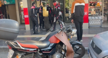 Adıyaman’da Bir Bayan Marketi Bir Birine Kattı