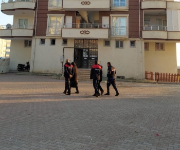Adıyaman’da Çocukları ile birlikte kendini eve kilitledi ekipler seferber oldu