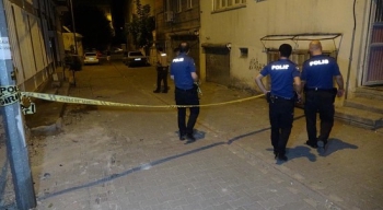 Adıyaman’da Motosikletli Şahıslar Binayı Kurşunladı