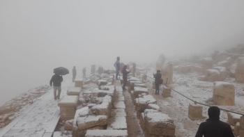 Adıyaman Nemrut Dağı’na Yılın İlk Kar’ı Yağdı