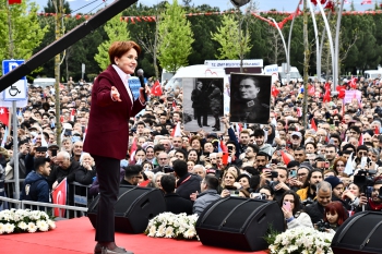 Akşener Kocaeli'de coşkulu kalabalığa seslendi 