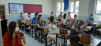 Gölbaşı’nda ilk ders zili çaldı