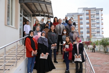 İl Müdürü Fikret Keleş, Yurtta Kalan Öğrencilerle Bir Araya Geldi