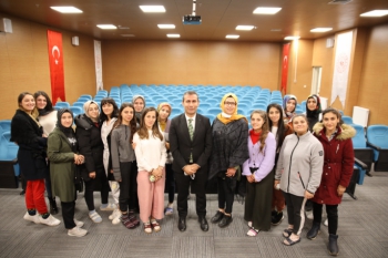 İl Müdürü Keleş; Yurtta Kalan Öğrencilerle hayallerini projelerini ve Adıyaman’ı konuştu
