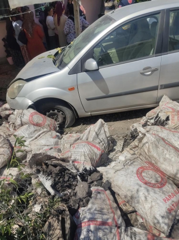 Teker patlaması sonucu direksiyon hakimiyetini kaybetti 1 yaralı