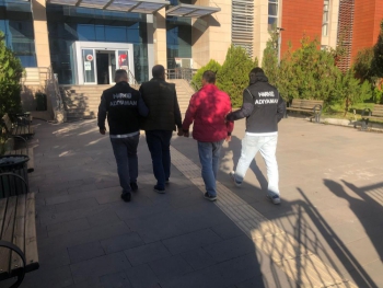 uyuşturucu operasyonunda gözaltına alınan 3 kişi tutuklandı