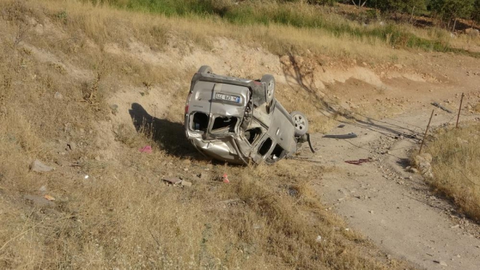 Kontrolden çıkan hafif ticari araç takla: 1i ağır 4 yaralı