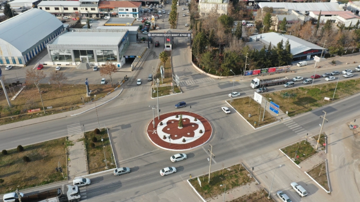 Küçük Sanayi Sitesi Kavşağı Rengârenk Oldu