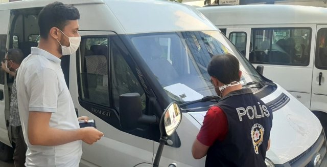 Maskesiz gezenler polisten kaçamıyor
