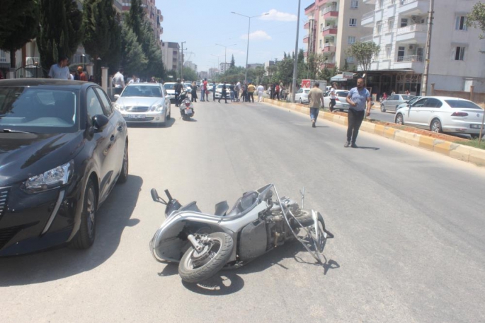 Otomobil motosiklete çarptı: 1 ağır yaralı