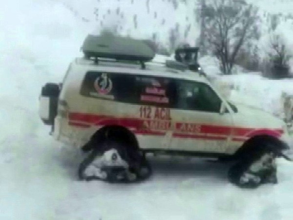 Paletli ambulansla hastaneye yetiştirildi