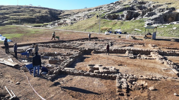 Perre Antik Kentte dokuma tezgahı bulundu