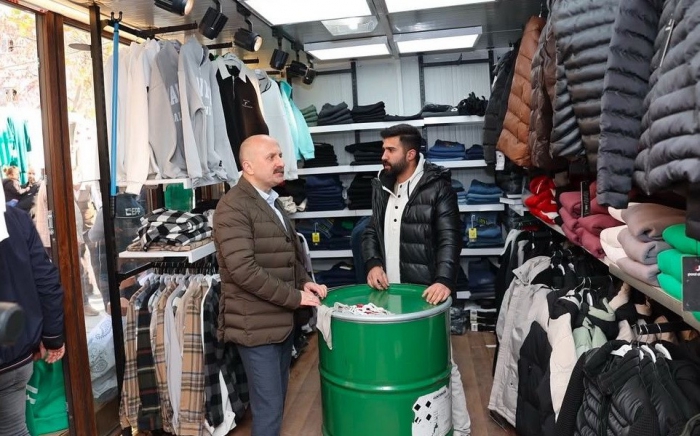 Vali Varoldan geçici işyerlerine taşınan esnafa ziyaret