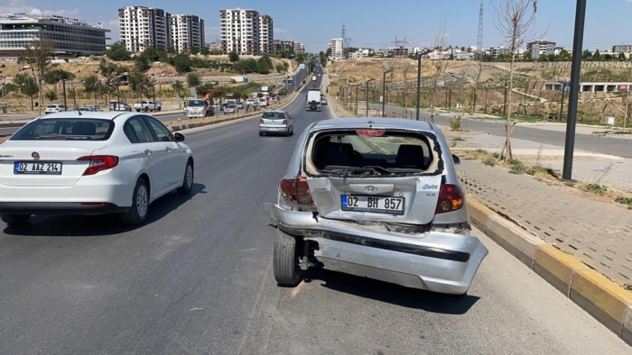 16 araç birbirine girdi: 1´i polis 2 kişi yaralandı 3
