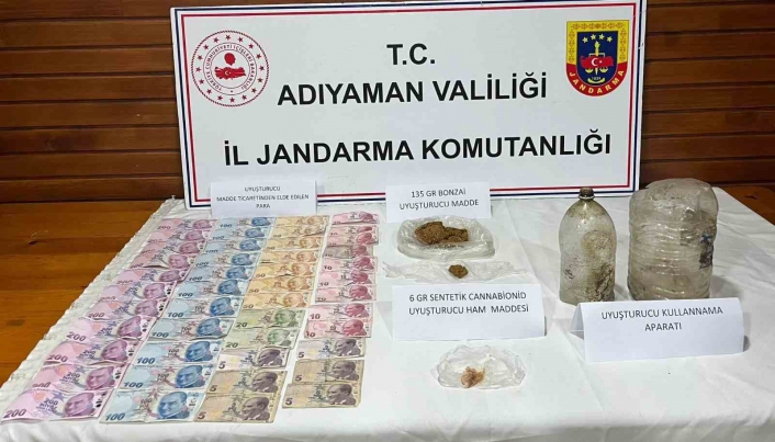 15 Yıl 7 ay kesinleşmiş hapis cezası bulunan şahıs uyuşturucuyla yakalandı
