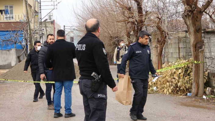 Adıyaman’da 4 çocuk annesi sokak ortasında vuruldu