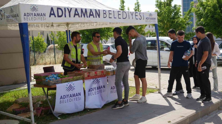 Adıyaman Belediyesi YKSde öğrencileri yalnız bırakmadı
