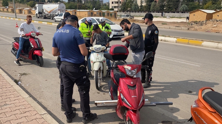 Adıyaman´da asayiş denetimleri sıklıkla devam ediyor
