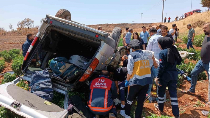 Adıyaman´da hafif ticari araç şarampole düştü: 2´si ağır 5 yaralı