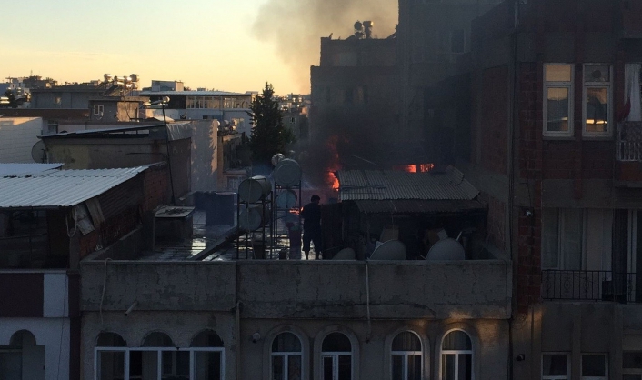 Adıyaman´da korkutan çatı yangını
